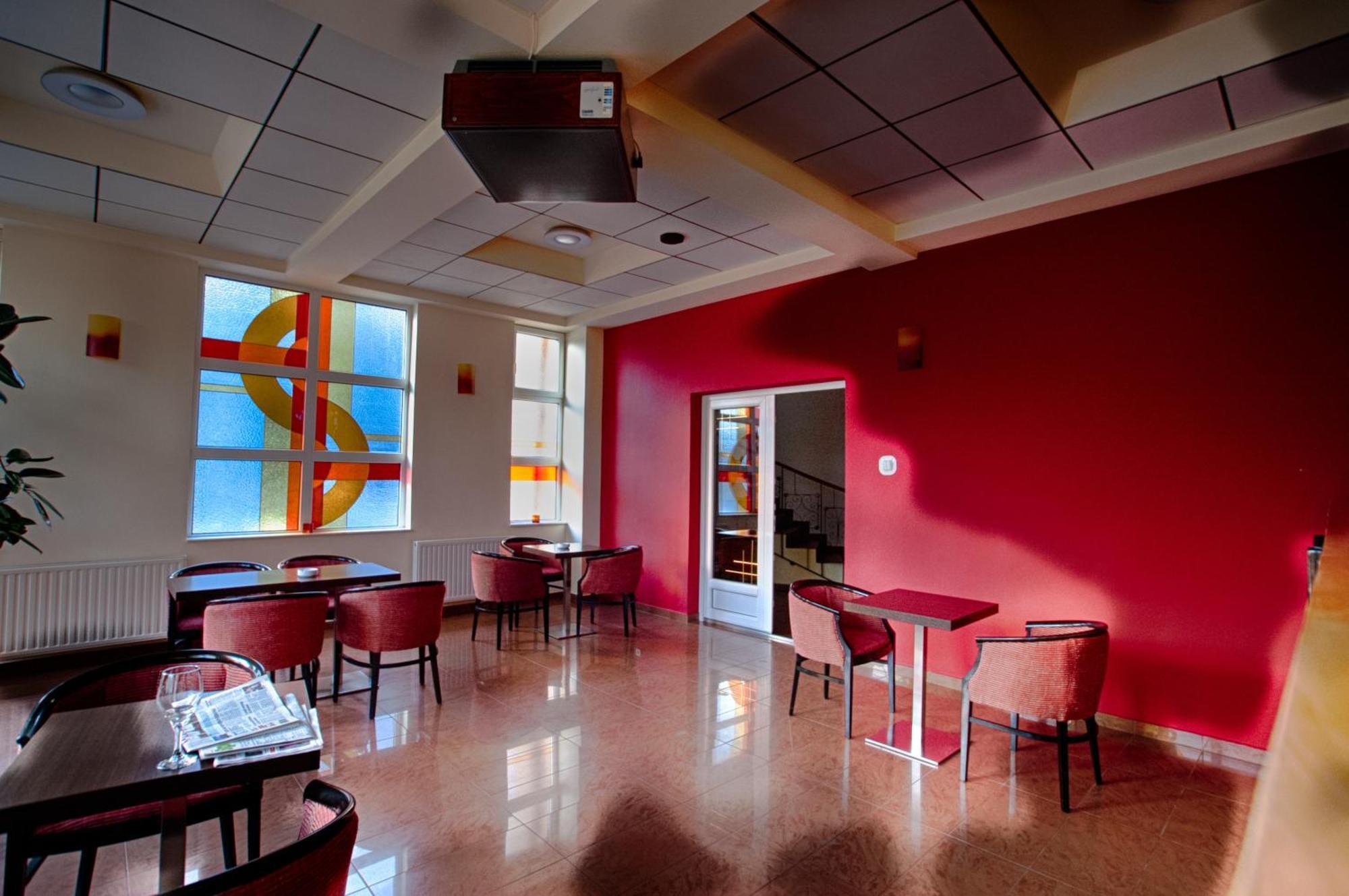 Hotel Melody Oradea Exterior photo