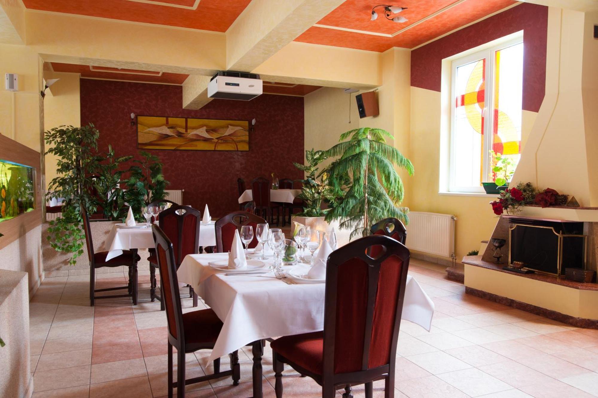 Hotel Melody Oradea Exterior photo