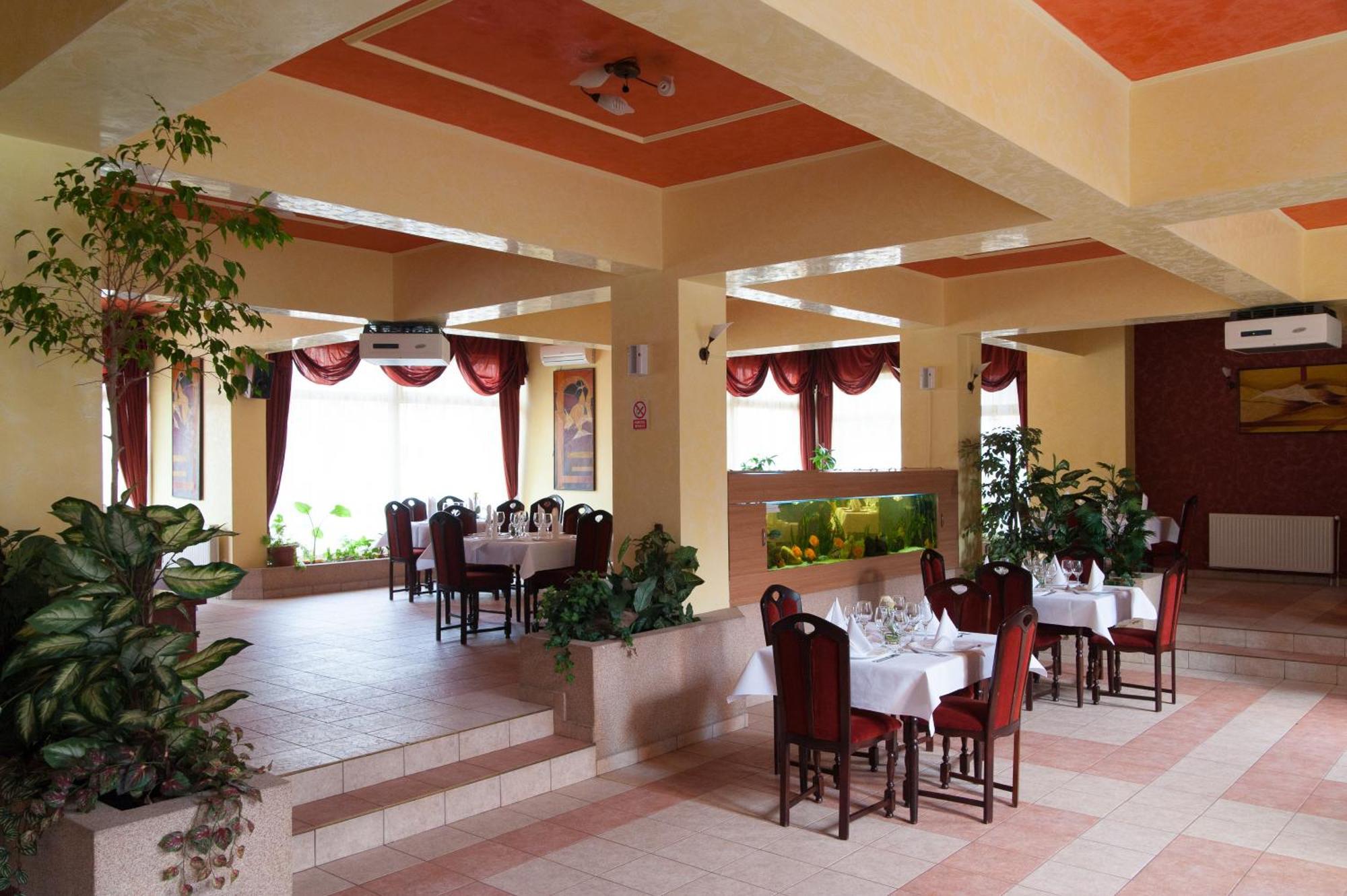 Hotel Melody Oradea Exterior photo