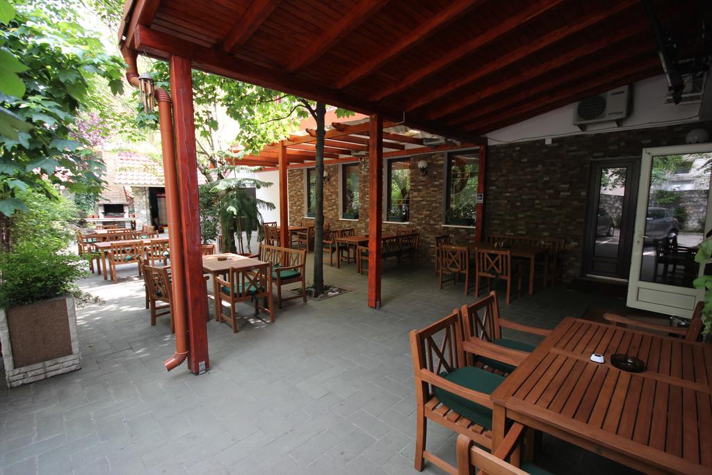 Hotel Melody Oradea Exterior photo