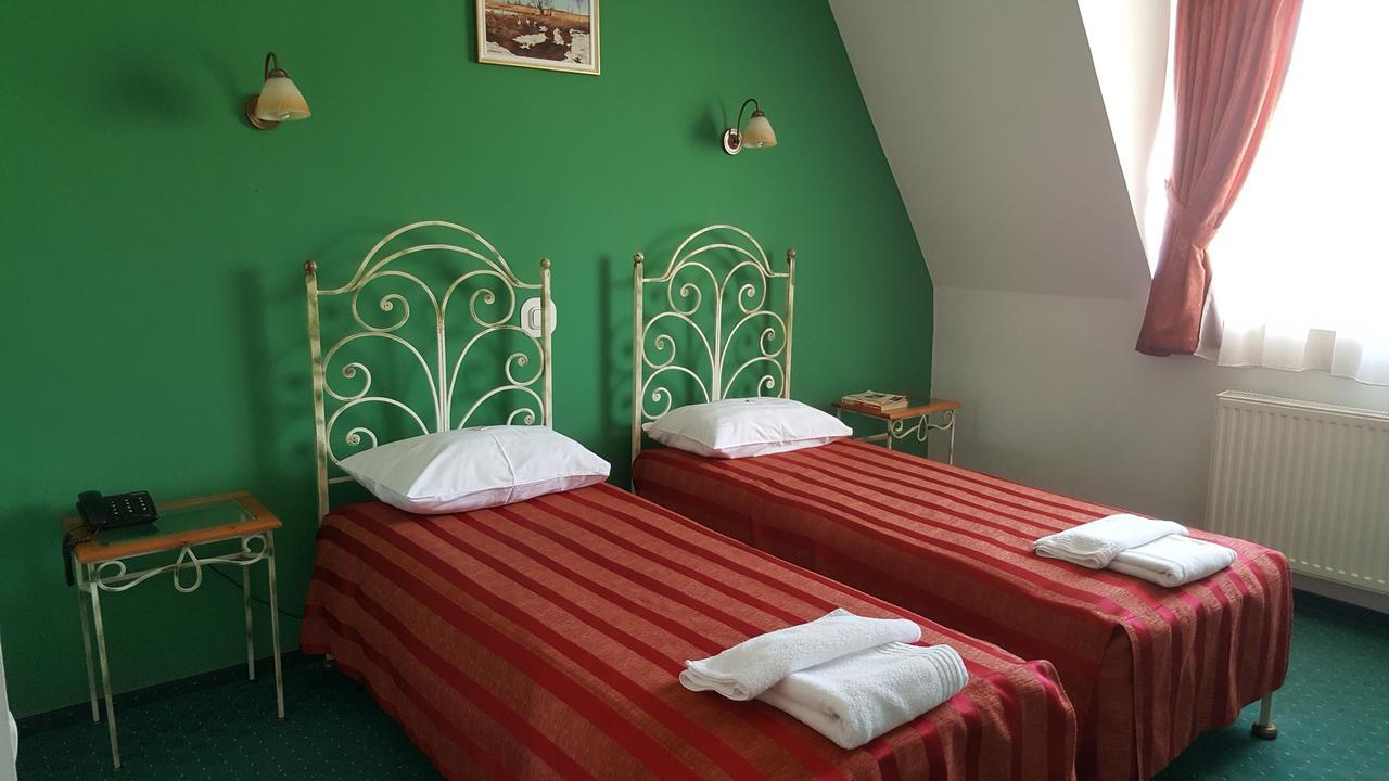 Hotel Melody Oradea Exterior photo