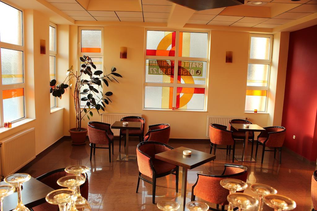 Hotel Melody Oradea Exterior photo