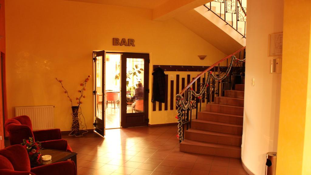 Hotel Melody Oradea Exterior photo