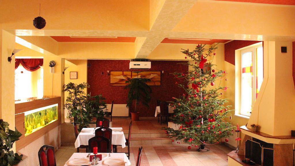Hotel Melody Oradea Exterior photo